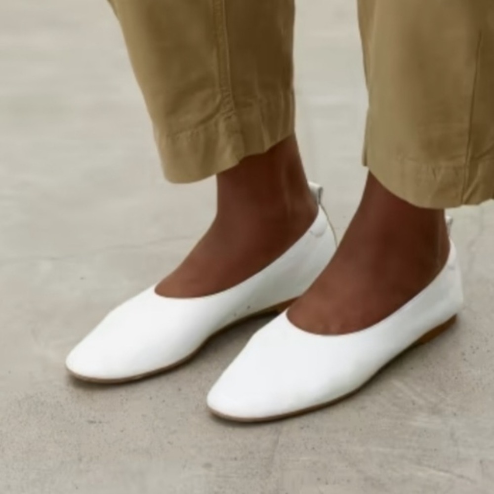 EUC Everlane The Italian Leather Day Glove white Ballet Flats size 8